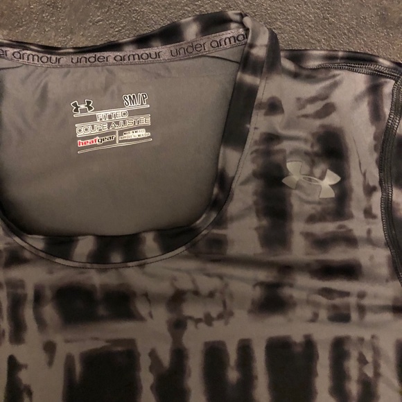 Under Armor Top - Picture 2 of 4